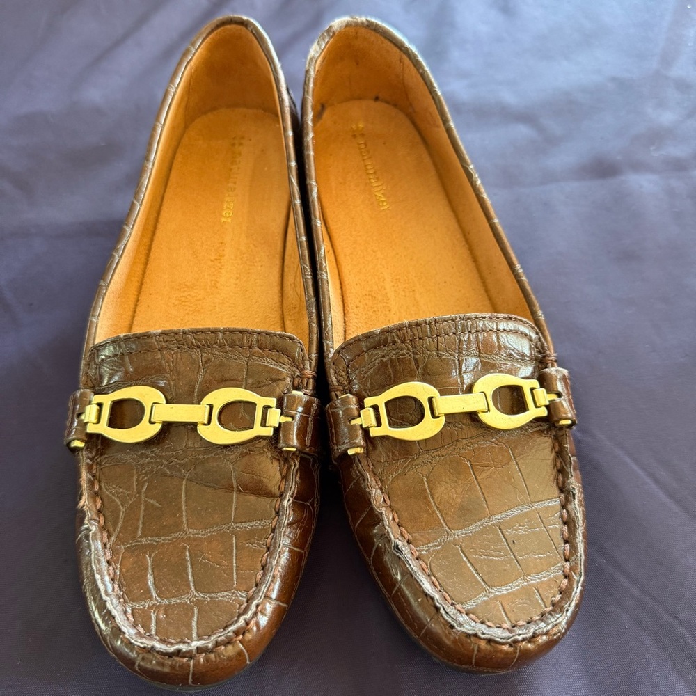 Naturalizer Brown‎ Croc-Embossed Loafers with Gold Detail-Size 9m